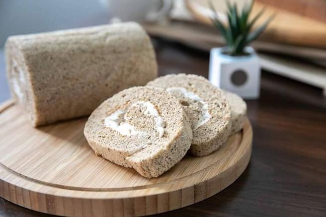 ▲茂林馆特色美食与伴手礼－山茶卡士达卷。　图：茂林国家风景区管理处／提供