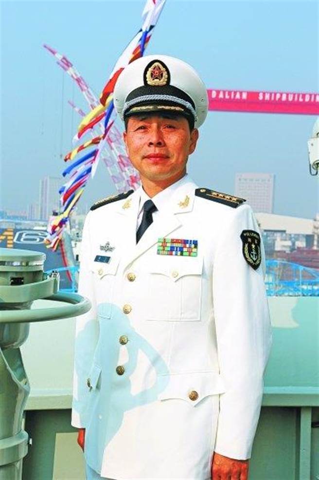 阵前换将!共军演训前王仲才、梅文（如图）两中将履新东部战区海军司令员、政治委员。（武汉日报）