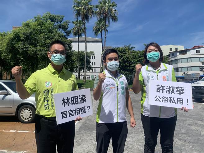 南投綠營質疑藍軍許淑華論文涉抄襲，5日赴縣府檢舉。（廖志晃攝）