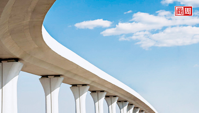 水泥产业的高碳排若能大幅降减，将成为全球迈向净零的关键之一；不论传统水泥业者、新创业者，都正绞尽脑汁研发低碳、负碳水泥。（图/ 商业周刊提供）