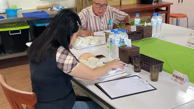 台东池上乡公所5日办理第1期作稻米品质竞赛。（蔡旻妤摄）