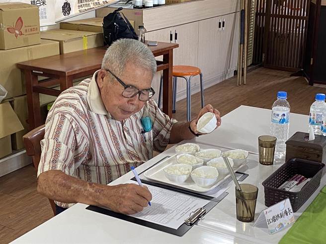 台东池上乡公所5日办理第1期作稻米品质竞赛。（蔡旻妤摄）