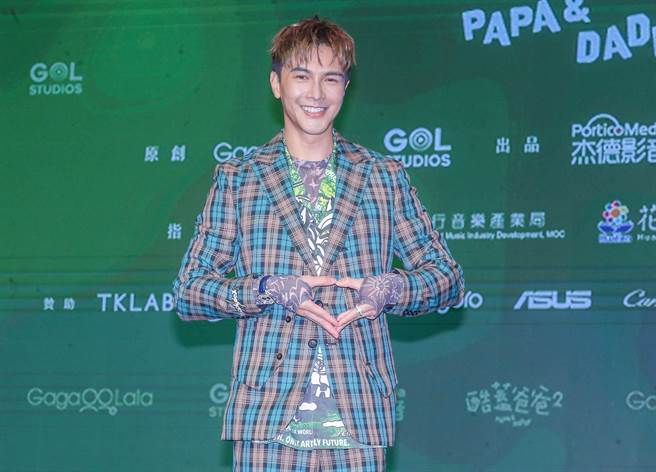 谢佳见出席记者会，自曝第1天上工就闪到腰。（粘耿豪摄）