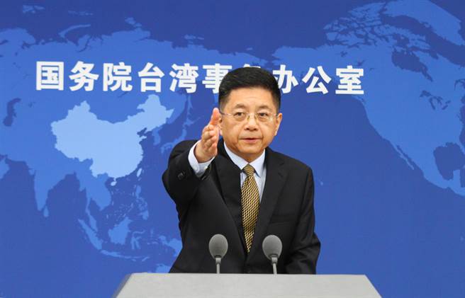 联电荣誉董事长曹兴诚5日重批中共，并拟捐30亿协助国防，大陆国台办发言人马晓光表示，他代表不了台湾工商界，注定是枉费心机。（吴泓勋摄）