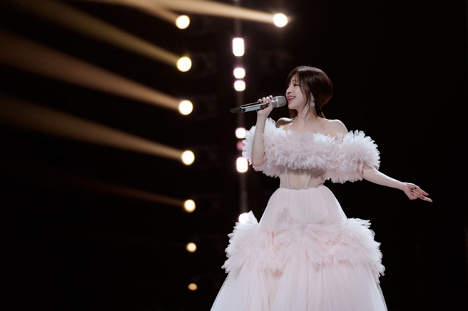 女星王心凌在人气陆综《乘风破浪》夺冠。(图/ 芒果TV提供)