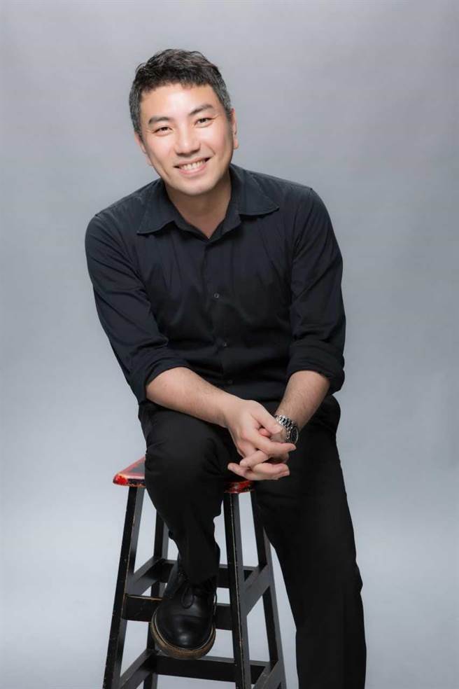 詹仁雄担纲总监制，推出《为你唱情歌》。（三立提供）