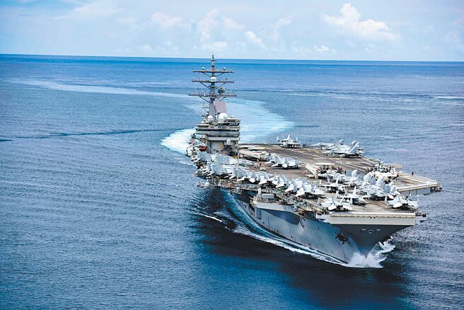 美国眾议院议长裴洛西离台后，中共4日起展开大规模对台演训，美国海军雷根号航母，至菲律宾海域一带执勤，美国尚未在台海附近增派兵力。（摘自雷根号脸书）