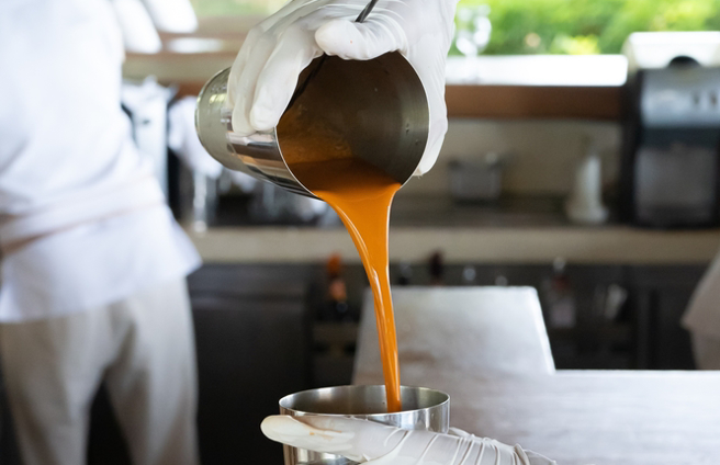 客人订饮料备注要加酱油和哇沙米，店员出奇招满足。（图／shutterstock）