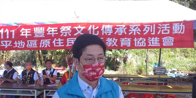 立法委员蔡适应6日赴和平岛参加原住民丰年祭。（张志康摄）