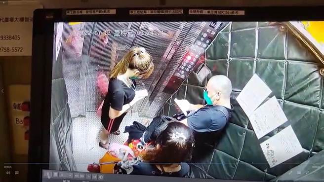 锺男剃光头改造型以逃避警方查缉。（警方提供）