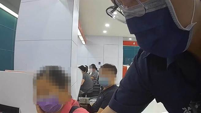 桃园市72岁杨姓妇人差点被诈骗390万，所幸桃园警方阻诈成功。（翻摄照片）