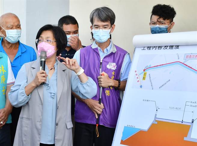 彰化县长王惠美勤跑基层，关心大小建设。（吴敏菁摄）