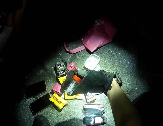 林女酒驾，车内还遭发现放置大量毒品。（读者提供／程炳璋台南传真）