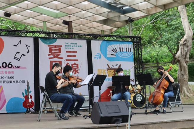 巴雀艺术的弦乐四重奏改编曲目悦耳动听。（邱立雅摄）