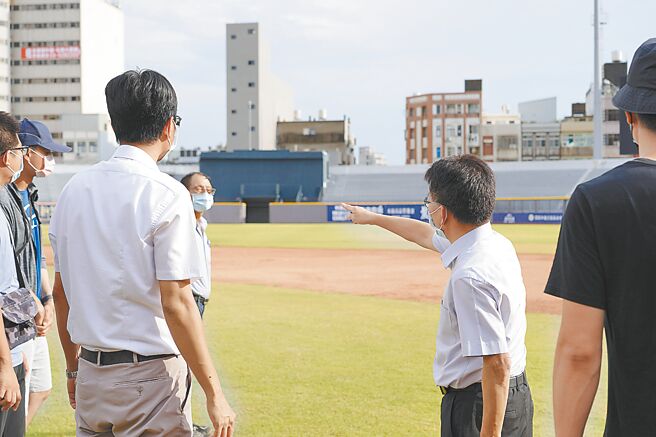 新竹棒球場改善小組討論後，外野打擊視覺區將增高至8.8米並拓寬，提升打者視覺判別。（新竹市政府提供／王惠慧新竹傳真）