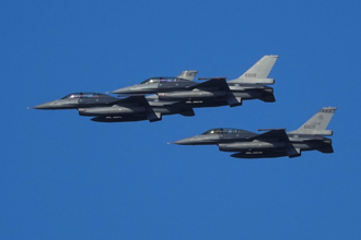 台灣F-16V很先進？專家點出致命缺陷：一起飛恐就被共軍攻擊