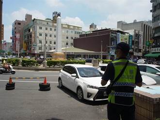 北港圓環周邊停車全開罰單 駕駛：不知直向停車違規