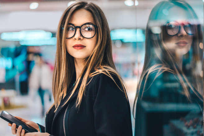 生肖屬鼠、蛇、羊、猴的人神秘感十足，內心想什麼難以捉摸。（示意圖／Shutterstock）