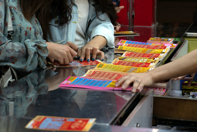 男子半年花了590多萬人民幣（約新台幣2660萬）買彩券，但卻不賺反虧，氣得一狀告上法院，還因此告贏了。（示意圖／達志影像）