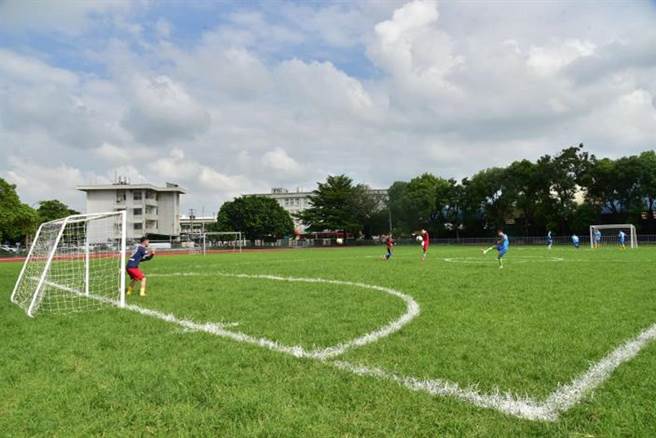 云林县政府移工足球比赛，近200名移工以球会友纾解压力。（云林县政府提供／张朝欣云林传真）