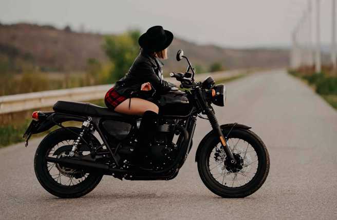 近來台灣街頭，除了性格的重機車友外，也有許多身材火辣的正妹加入。此為示意圖。(達志影像shutterstock提供)