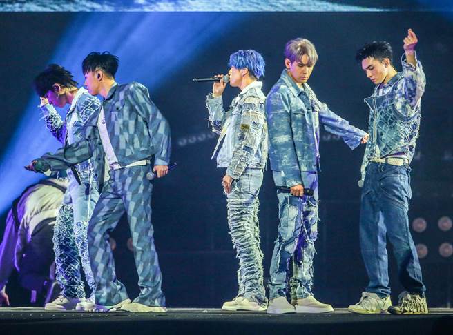 五坚情今小巨蛋演唱会第2场。（粘耿豪摄）