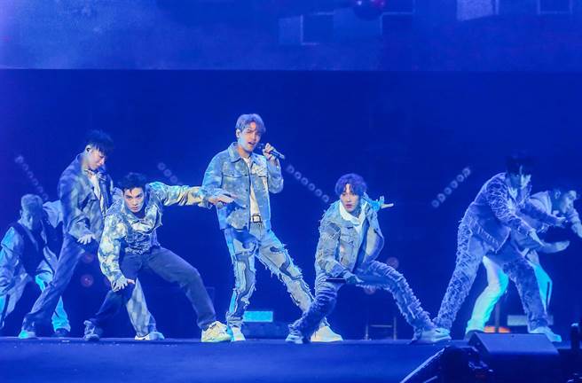 五坚情今小巨蛋演唱会第2场。（粘耿豪摄）