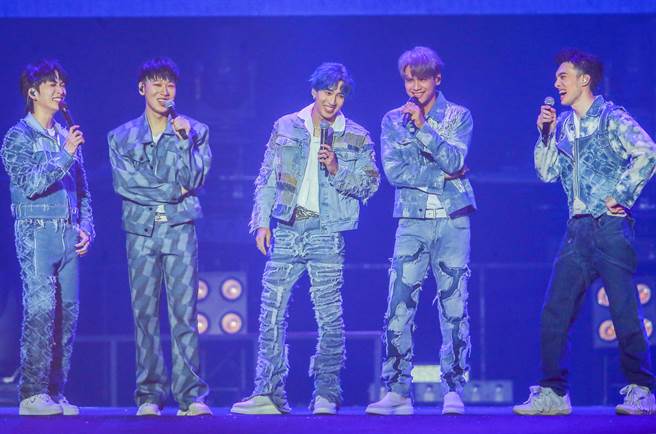 五坚情今小巨蛋演唱会第2场。（粘耿豪摄）