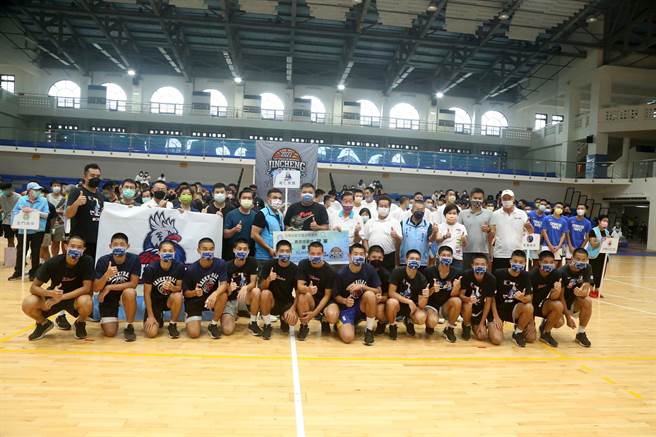 菁英组由战绩六胜一负的能仁家商赢得冠军，获得新臺币3万元及奖杯一座。（金城镇公所提供）