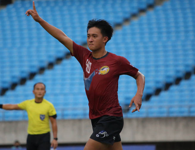 航源FC黃侑威進球後開心比出慶祝手勢。（中華足協提供）