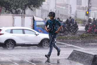 下班注意！7縣市大雨特報 颱風木蘭估24小時內生成