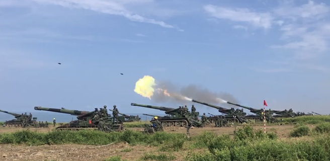 去年的「天雷操演」於2021年9月16日在枋山滿豐陣地登場。（資料照／謝佳潾攝）