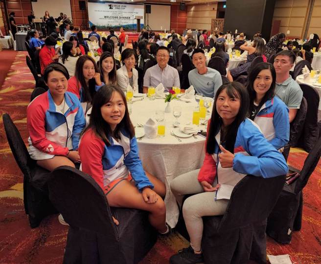 金恩杯中华队5位选手和领队、教练等人参加欢迎晚会。（四维体育推广教育基金会提供）