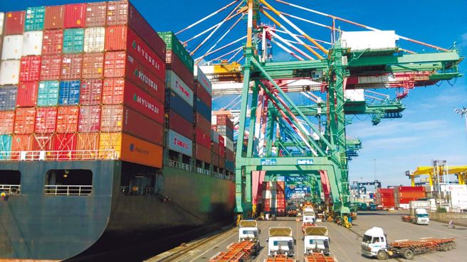 今年出口有望跨越5千亿美元大关。(本报资料照片)