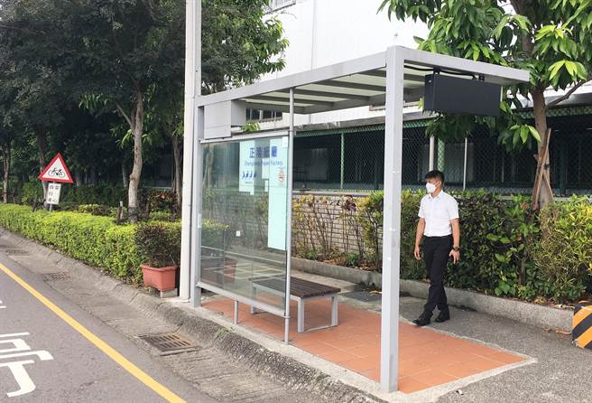后里區正隆股份有限公司今年7月起，投入認養后里區正隆紙廠公車招呼站及枋寮公車招呼站等3座候車亭。（台中市政府提供）