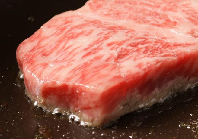 微风超市滋贺物产展，近冮牛肋，1600元。（微风超市提供）