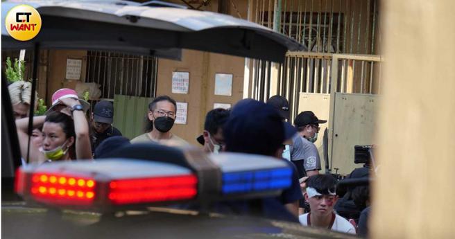 现场工作人员阵容庞大。（图／本刊摄影组）