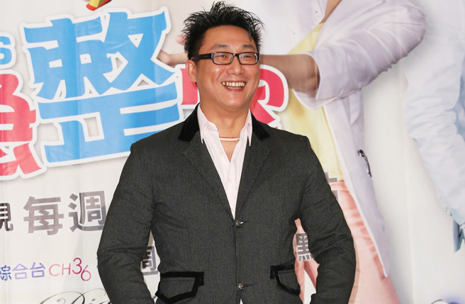 在第三次离婚后淡出演艺圈的男星薛志正，被目击拄助走器现身桃园街头，原来是先前骑重机遭小货车撞飞，所幸捡回一命。(中时资料照片)