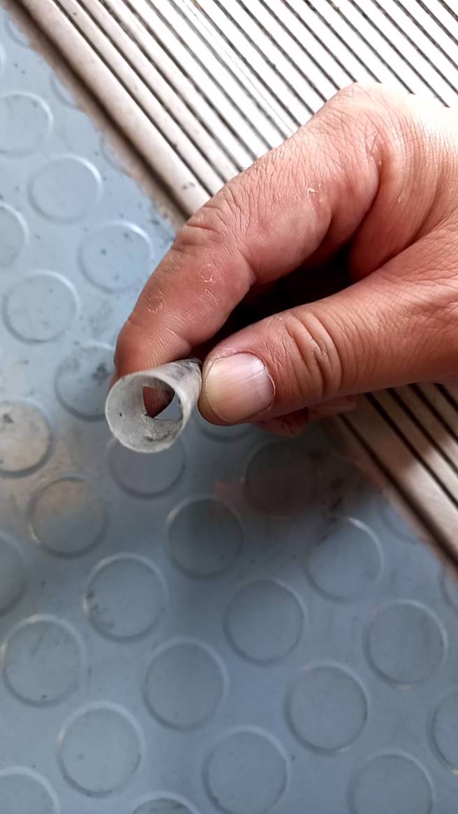 北捷文湖线今早发生异常，罪魁祸首是一根珍奶吸管。（图／北捷提供）