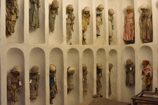 圖為義大利西西里島「卡普奇尼地下墓穴」中的兒童木乃伊遺骸。（圖／達志影像）