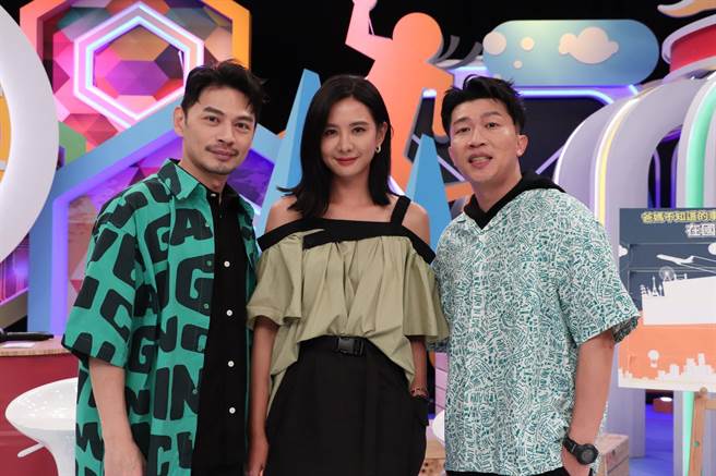 阿Ken（左）分享留学的浪漫故事，安心亚却提出质疑。（中天综合台提供）