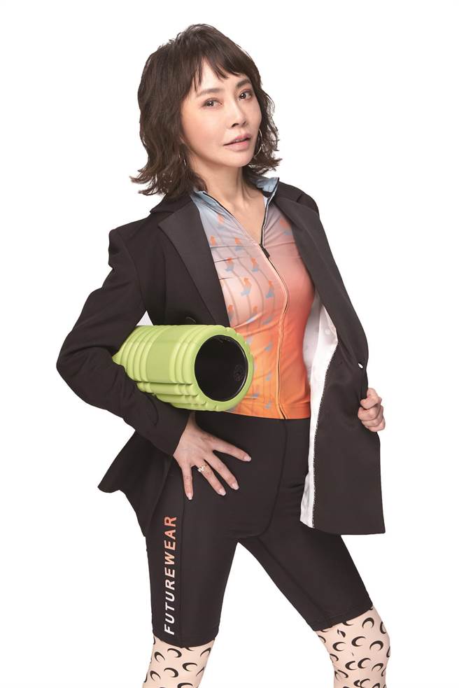 「滚筒女神」柴智屏新书「滚」上冠军。（时报出版提供）