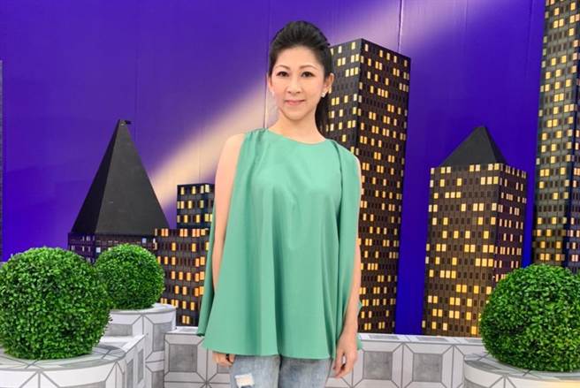 顏嘉乐透露老公狄志杰在高烧39.5度时突向她求婚。（卫视中文台提供）