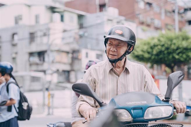 寇世勋所饰演的地表最暖爸陈光辉。（NETFLIX提供）