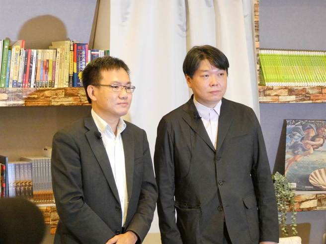 台大学术伦理审定委员会今审定前新竹市长林智坚国发所硕士论文抄袭学长余正煌的硕士论文确定。余委任律师表示，对此认定结果甚表欣慰，对近日遭受毁谤及违反着作权的不实指控，目前仍在搜证中，是当时间将提告。（图／周志豪摄）