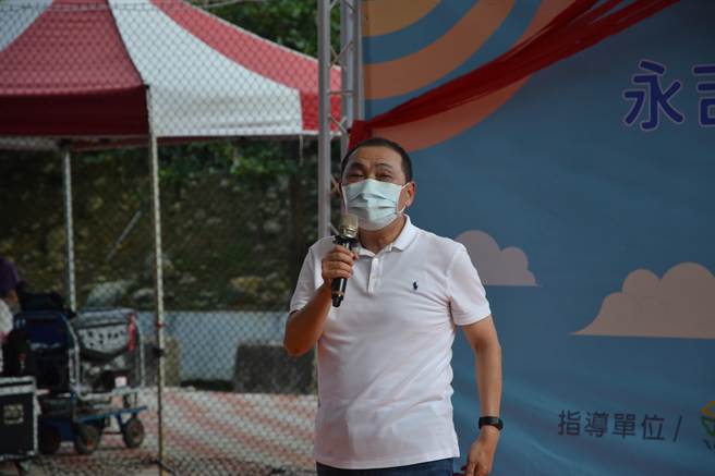 民进党桃园市长参选人林智坚论文惹议，台大今开记者会认定其抄袭，建议撤销硕士文凭。对此，新北市长侯友宜回应，尊重学术自主。（蔡雯如摄）