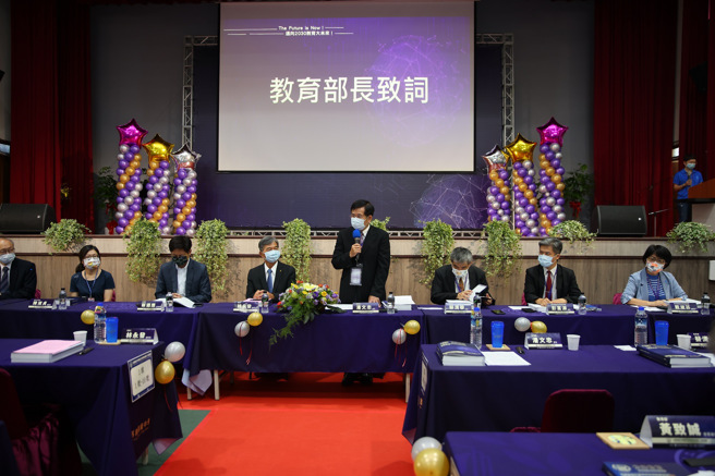 教育部部長潘文忠為111學年度全國高級中等學校及特殊教育學校校長會議致詞。 (照片/教育部提供)