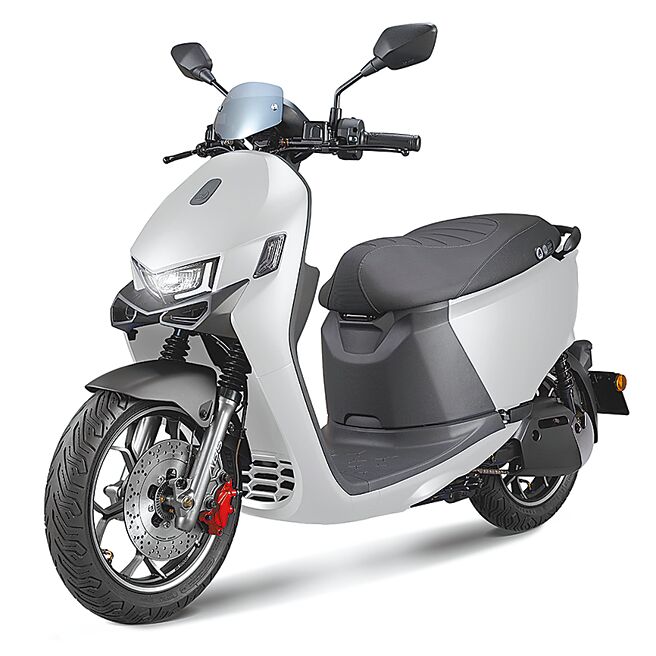 宏佳腾智慧电车3周年庆强檔回馈，Ai-1车系最高享万元优惠，图为Ai-1 Ultra ABS极光白车色。（宏佳腾提供）