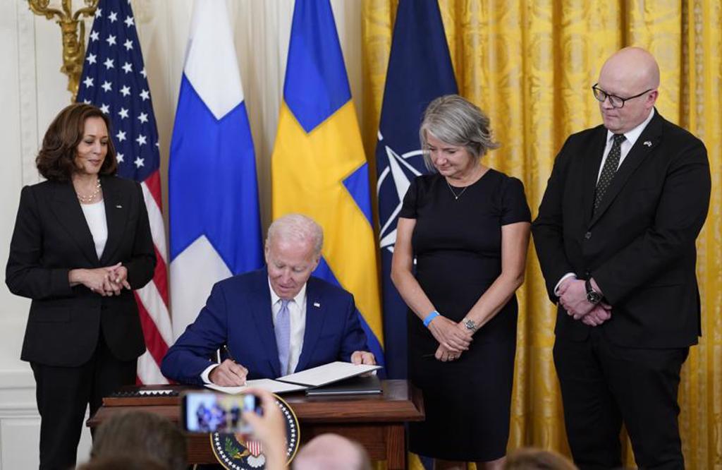 美参院通过支持芬兰瑞典入北约 拜登签署批准文件。图/美联(photo:ChinaTimes)