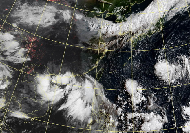 郑明典认为，日本似乎把季风环流认定为颱风，台湾在预报定义上也应适度调整。（翻摄脸书）